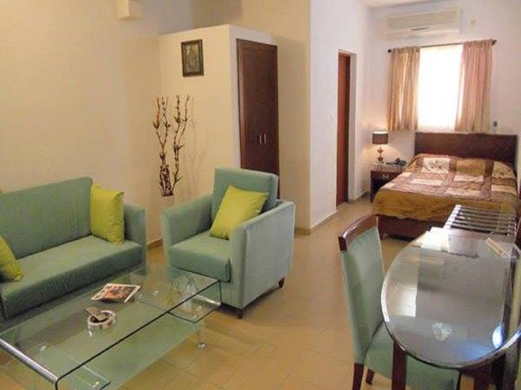 Paradise Hotel Ломе Экстерьер фото