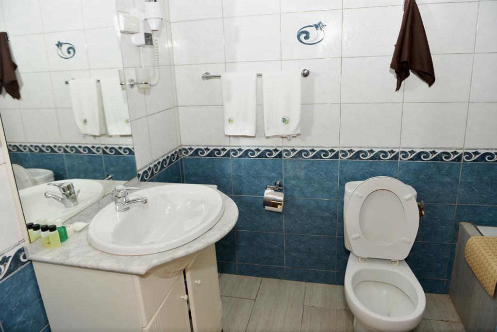 Paradise Hotel Ломе Экстерьер фото